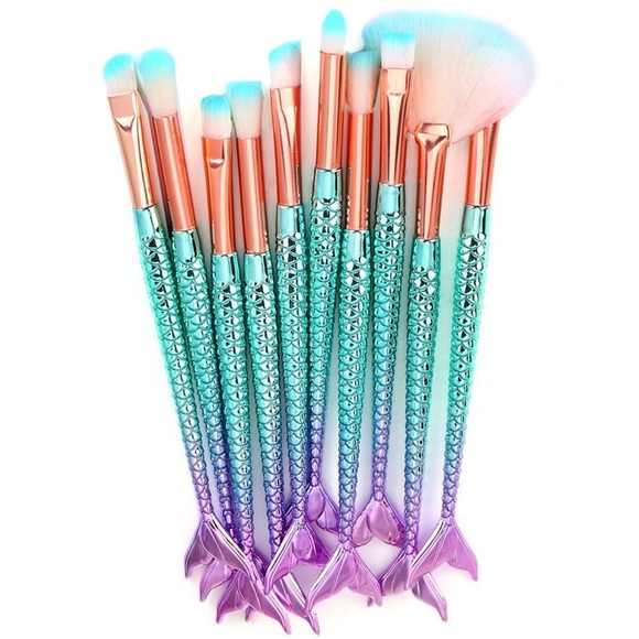 Mermaid Makeup Brushes 🧜‍♀️ - Picture 1 of 2